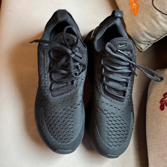 Ladies Black Nike Sneakers Used Size 10 - Picture 3 of 7